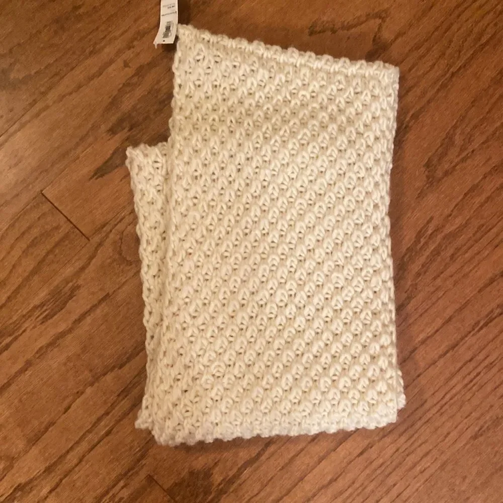 NWT Old Navy infinity scarf, cream colored